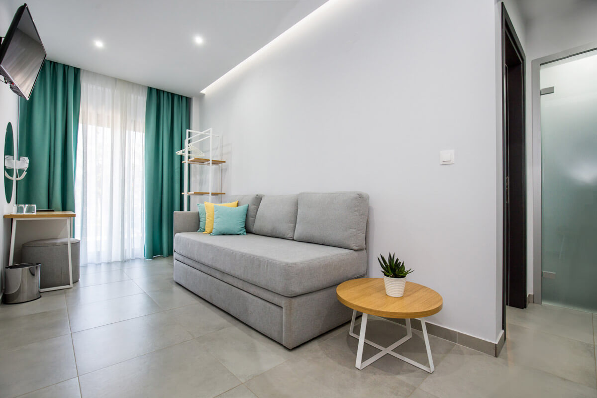 patiras-deluxe-one-bedroom-apartment-5.jpg